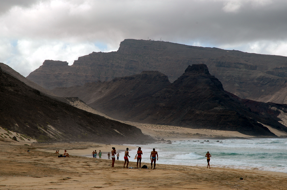 Beach of Praia Grande and Monte Verde in background Photo by Kotoviski (Henryk Kotowski) CC BY-SA 3.0