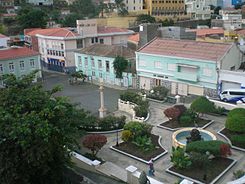 Vista de la Plaza de Ribeira Brava Photo by: Cuenqui CC BY-SA 4.0