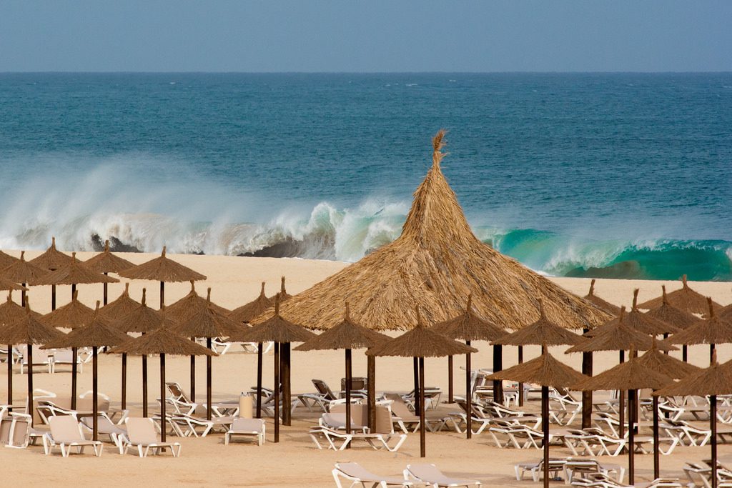 Big Waves at RIU TOuareg Beach, Boa Vista Photo by: Wildwuddel CC BY 2.0